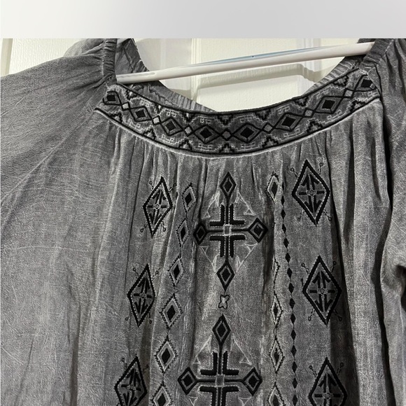 POL Gray Embroidered Peasant Tunic S NWT - Picture 2 of 4